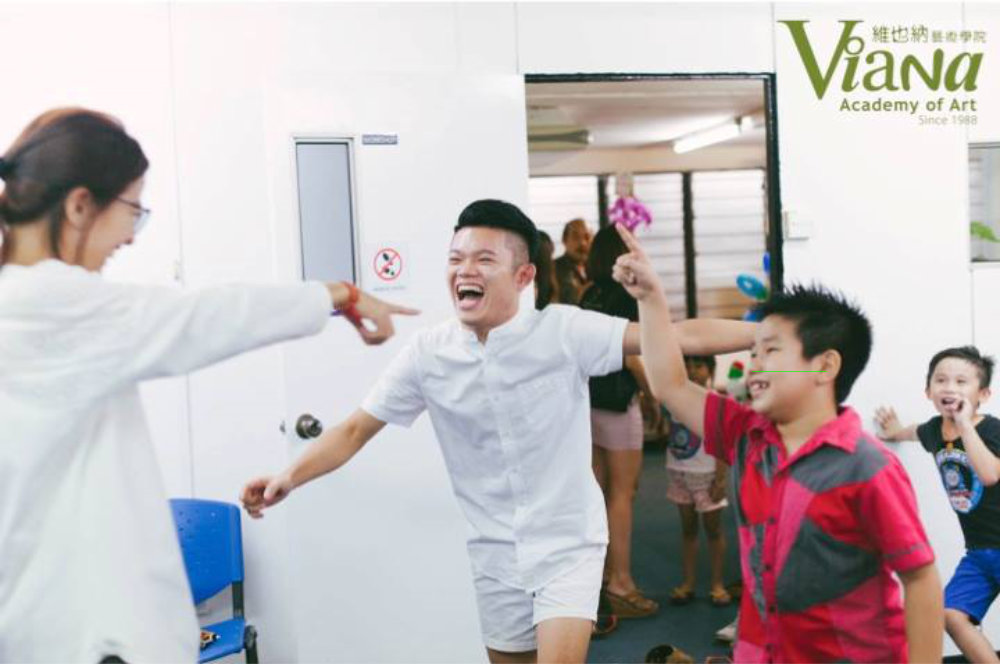 Edmund Seow 萧孝杰 Drama Tutor Trainer at Viana Academy of Art Batu Pahat Johor Malaysia 戏剧指导 峇株巴辖 维也纳艺术学院 柔佛 马来西亚